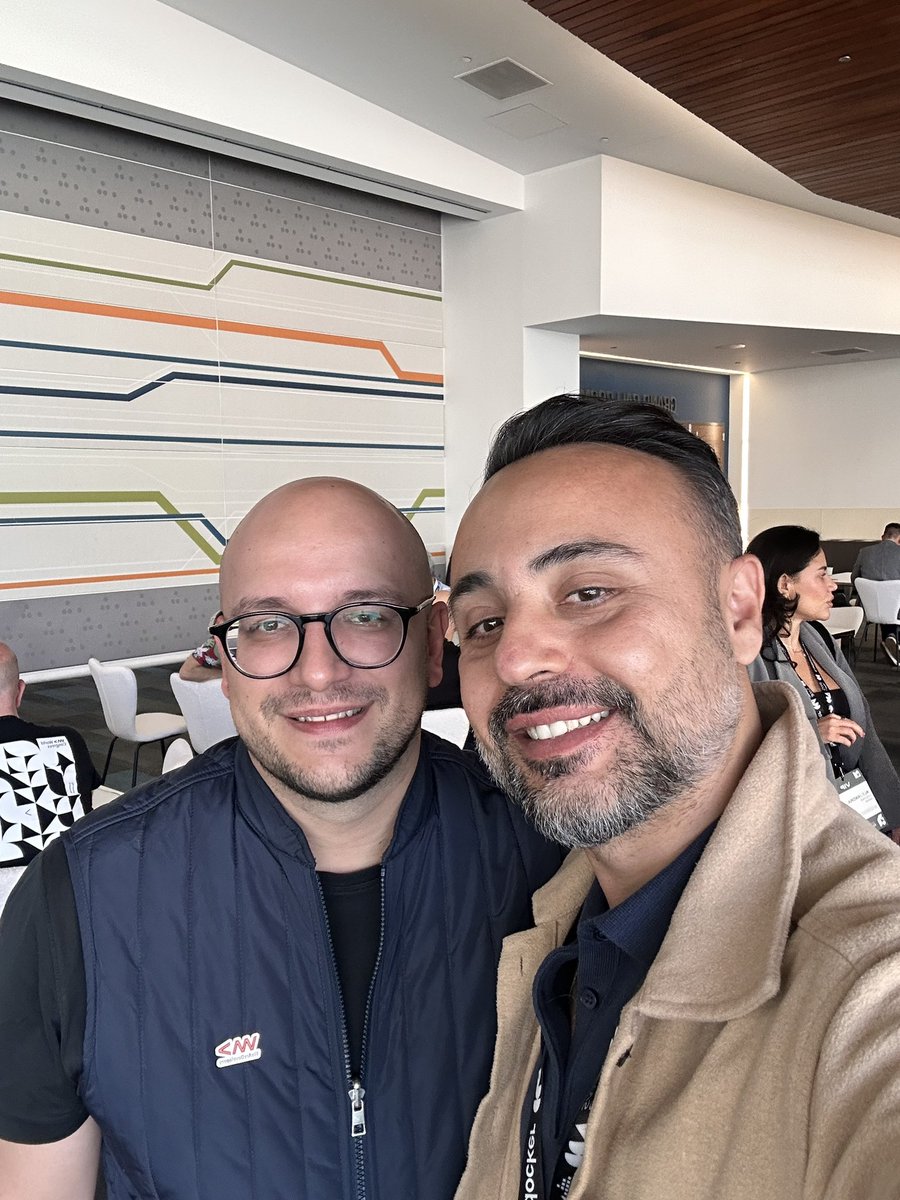 alperebicoglu's tweet photo. Great catching up with @seadahmetovic, CEO & Co-Founder of #WeAreDevelopers! 🙌
Thanks him for organizing such amazing events. He's connecting
developers, business people and driving where the industry is heading.
And great to finally have #WeAreDevs here in Silicon Valley! 🚀 https://t.co/nGIRehLsUG