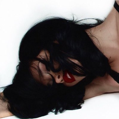 killforawhile's tweet photo. #NewProfilePic i dont like the album https://t.co/1fneYP7Dds