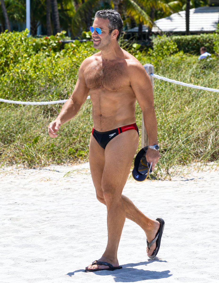 dorawhite47's tweet photo. Andy Cohen shows off his shirtless body while enjoying summer ending  at the beach... https://t.co/T7LMYpKDmZ