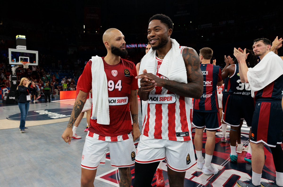 Olympiacos_BC's tweet photo. 📸 Baskonia - #OlympiacosBC 89-106
#WeAreOlympiacos #TogetherWeFight #KBAOLY https://t.co/FOtgCZvwC2