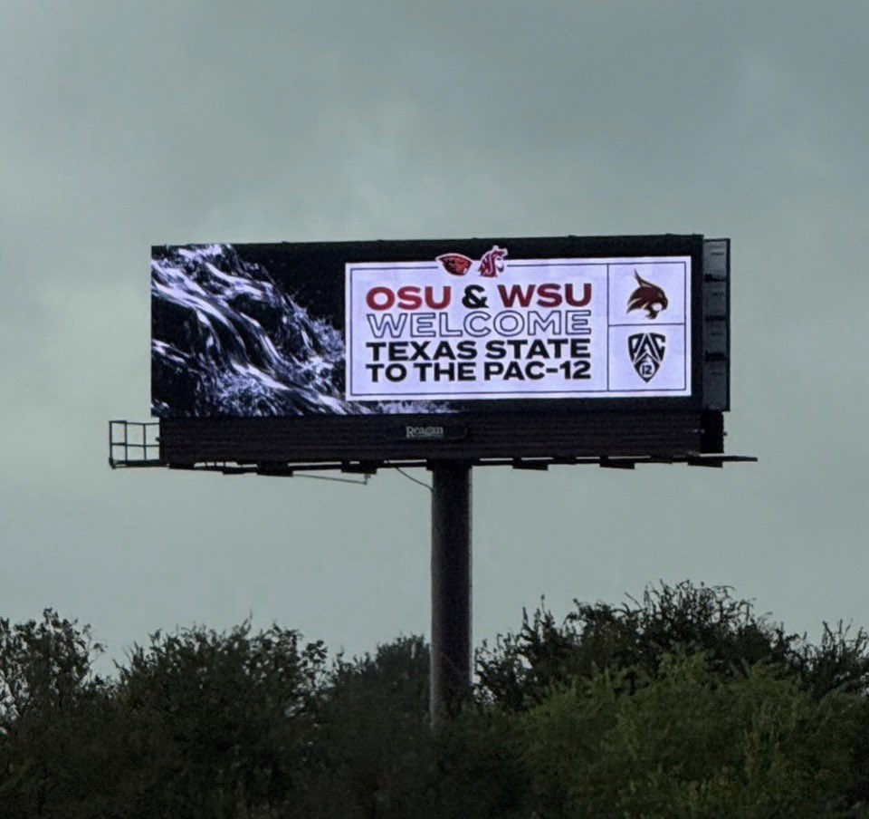 kdamp's tweet photo. Many thanks to @WSU_Cougar_Pres and @OregonStatePres for the welcoming message on I-35 this week. The @TxStateBobcats are excited to partner with our new colleagues in the @pac12. We are excited about our first conference match tonight vs @BradLMortensen’s VB squad tonight!🐾⭐️🌊 https://t.co/jc5DrjxFCw