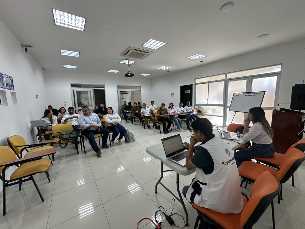Superservicios's tweet photo. En Mocoa, Putumayo, escuchamos a la ciudadanía y articulamos acciones con autoridades y prestadores frente a las necesidades en los servicios de energía, aseo y acueducto.

Como resultado, se establecieron compromisos para diagnosticar la prestación de energía en la vereda Rumiyaco, revisar la cobertura y operación del servicio de aseo y avanzar en un plan de atención para los usuarios de acueducto.

Desde la Superservicios haremos seguimiento a estos compromisos para promover respuestas efectivas a las necesidades de la comunidad.