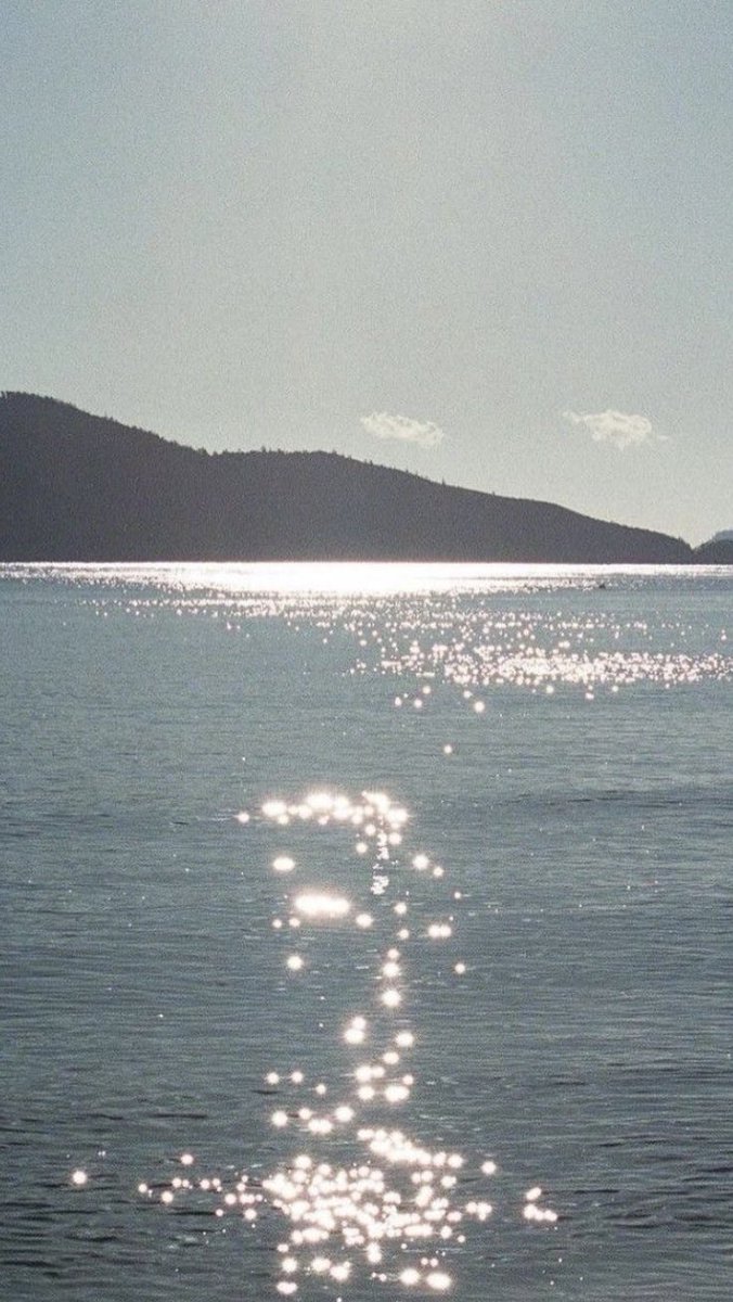 prtygal777's tweet photo. when the sunlight dances with the ocean https://t.co/iNw13xPPwN