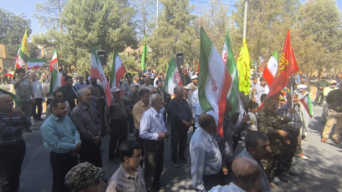 sadt315's tweet photo. ایران خداقوت ✌️ 
دم مردم که کف میدونن گرم 
#جانفدایان_زرقان 
#جانفدایان_فارس https://t.co/7ZeEEP7Yog