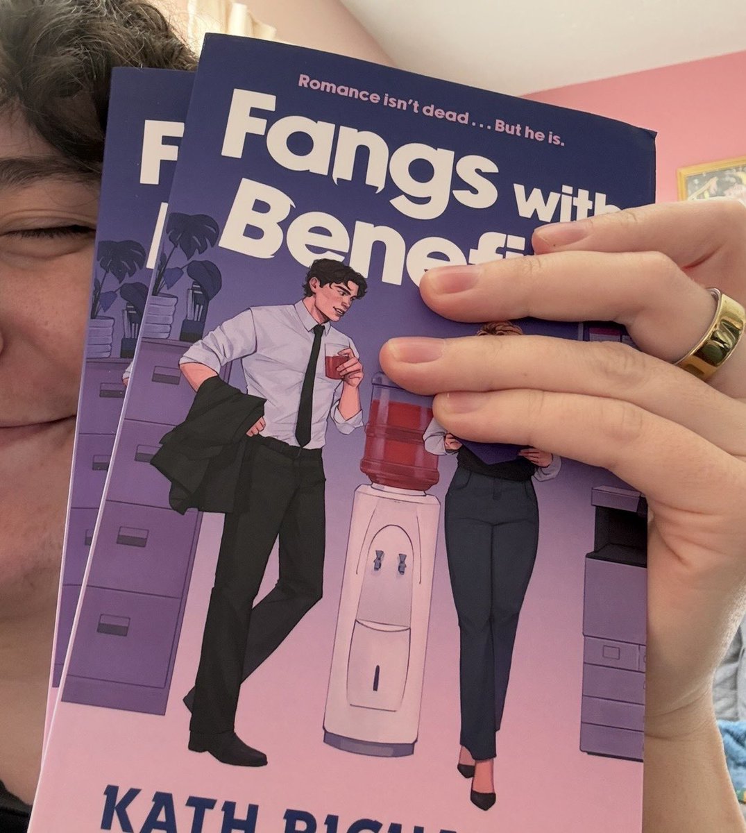 kath_richards_'s tweet photo. My trad debut, FANGS WITH BENEFITS, is out in the world today! It’s full of love and heart and if you like vampire romance, then I think you’re gonna like it.

Read it on audio, ebook, paperback (in the UK), and on kindle unlimited in the UK and US now!! https://t.co/s04d8BC2uh