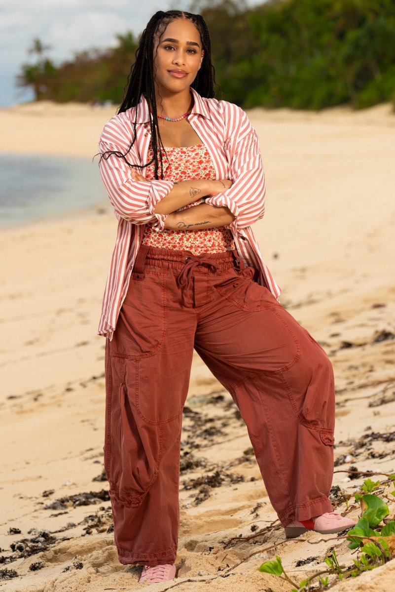 realityxdrew's tweet photo. watched the premiere and jelly was one of the stars of the episode for me 
- great outfit
- made fast connections before tribes were even formed
- showmance potential
- wanted a man to go home first
- lost her voice by day two
- didn’t vote out her friend 
#survivor #survivor51 https://t.co/eMw4mD7Riz