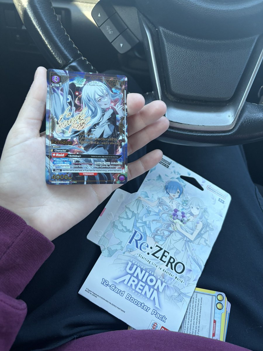 megsaidwot's tweet photo. what the helly. first pack. https://t.co/sEeuWg2B5C