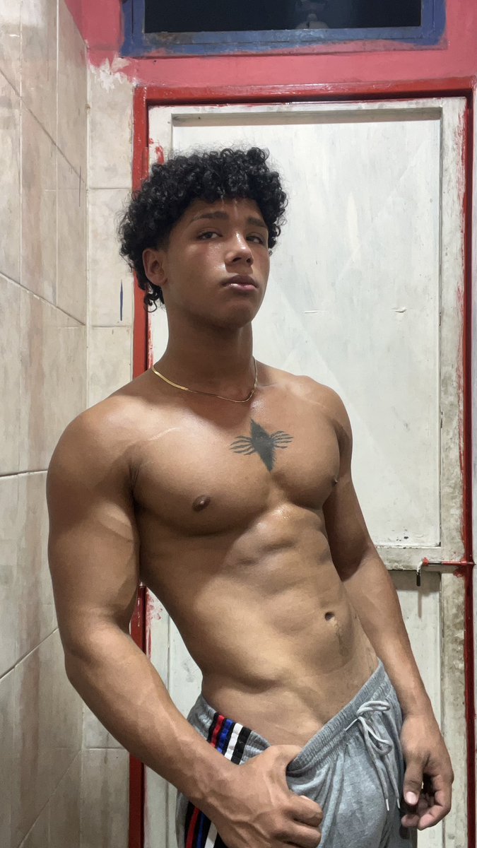 Jei_guanipa2's tweet photo. Paras lo que an vistos publicaciones mías esta es mi cuenta original las otras son falsas se darán cuenta al ver un estas publicaciones tienen más tiempo que ir cualquier otra #jeison #gym https://t.co/jvkH7mPuL0