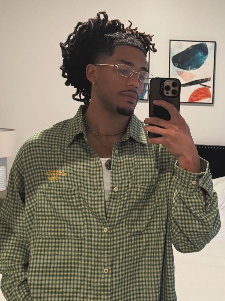 watchingirl's tweet photo. Cornell Young IV the man that you are https://t.co/ERVb1wwg43