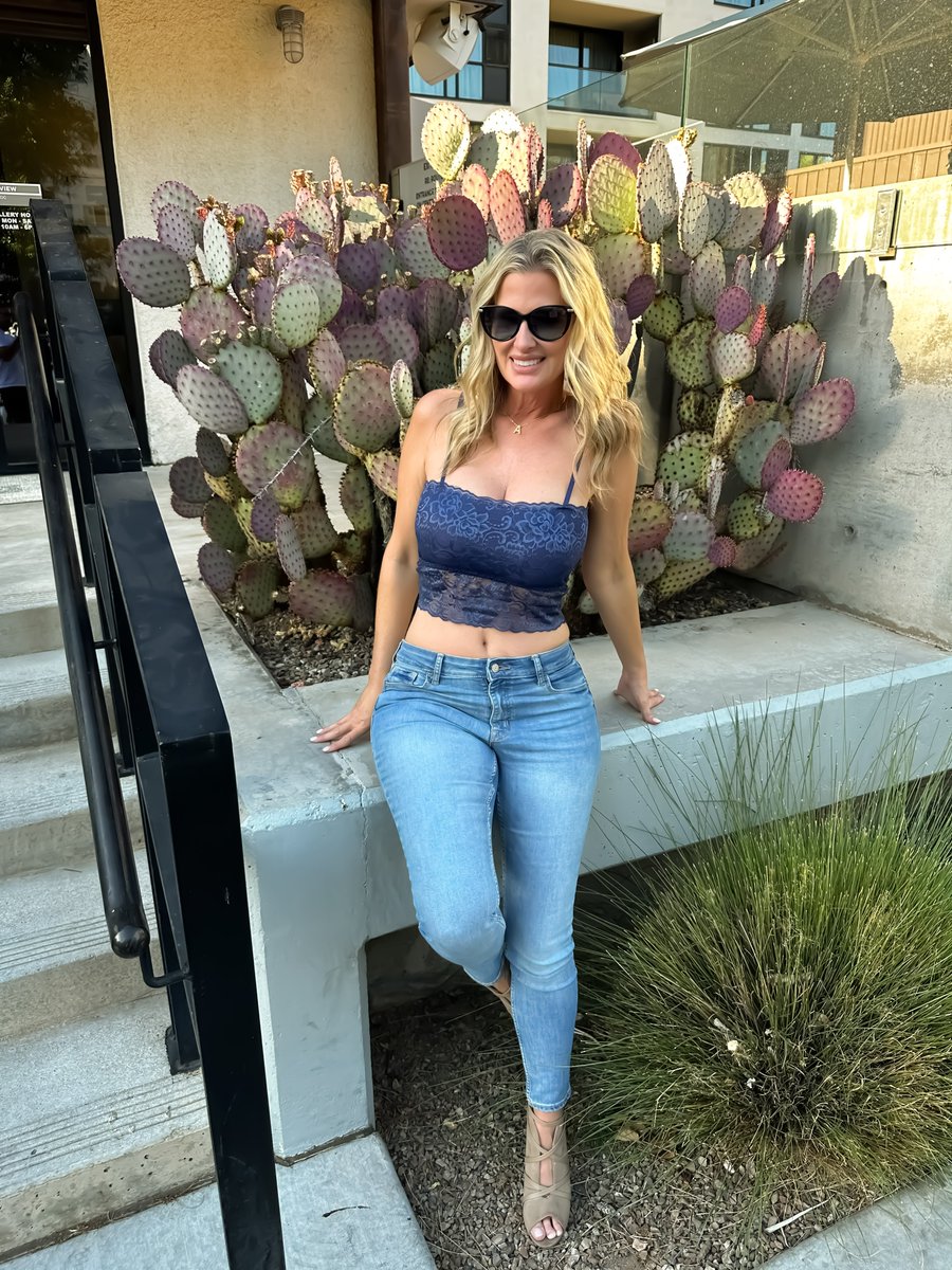 mrsandiofficial's tweet photo. Wow, that post got interesting. 😂
.
Some people have so many opinions, you’d think the world was desperately waiting for their unsolicited nonsense. Unfortunately, the internet gave everyone a microphone. 🤣
.
Also… if you call me a fire hydrant but still follow me, does that make you a fan, a masochist, or just stupid? 😂