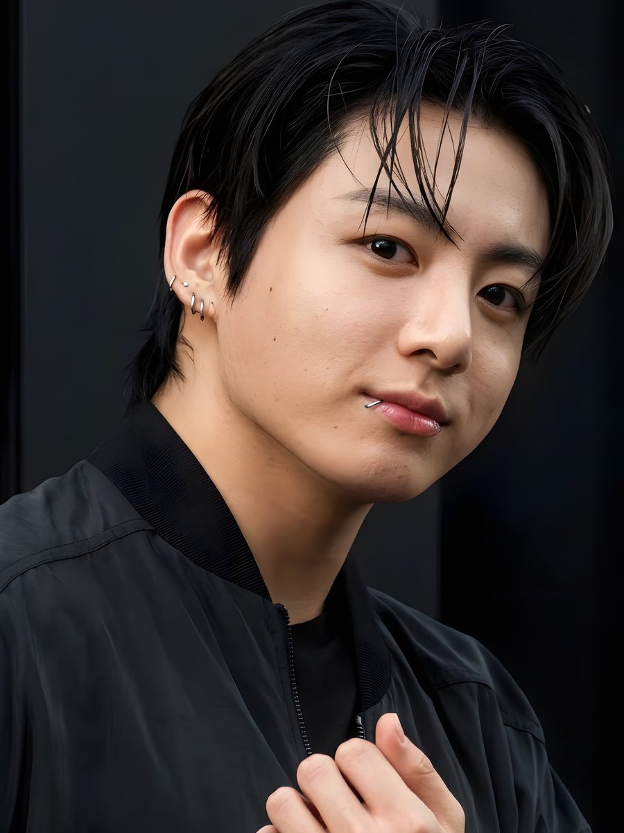 JEONKH_'s tweet photo. MOST HANDSOME MAN ALIVE https://t.co/VqpqKXP99i