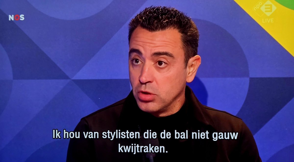 balletjemayo70's tweet photo. Hoe hij het interview doet, zo heerlijk. Ik begin van hem te houden nu al. En ik weet zeker, dat gaat heel Nederland doen #XaviHernandez #Xavi @OnsOranje #neddui @KNVB https://t.co/kVsHqkecr9