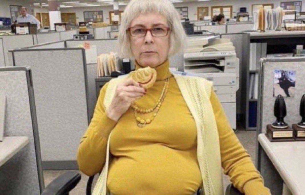 oddeyesout's tweet photo. i just know if deborah went to my school we wouldnt be friends #noshade https://t.co/cqVMVHABIV