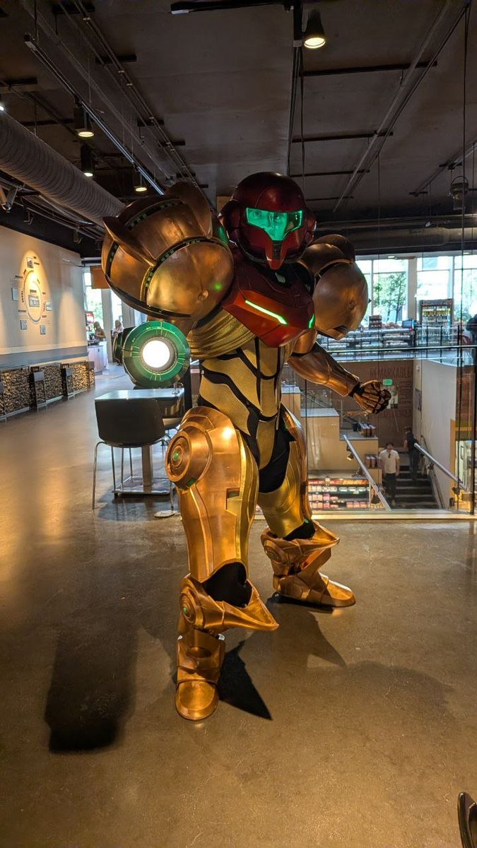 Morningshade17's tweet photo. Varia Suit Acquired! https://t.co/P3a2pyD5ug