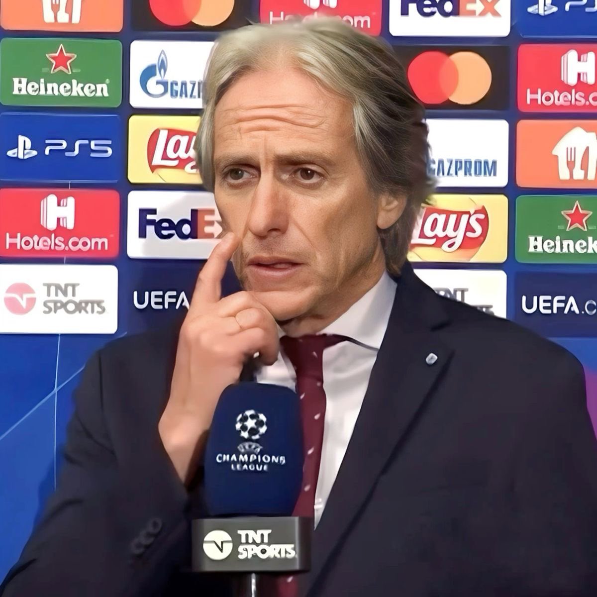 VanteeO's tweet photo. After today’s game Portugal head coach  Jorge Jesus said Ronaldo junior was the one called for the nations league not his father. https://t.co/Z7VIEMJGrx