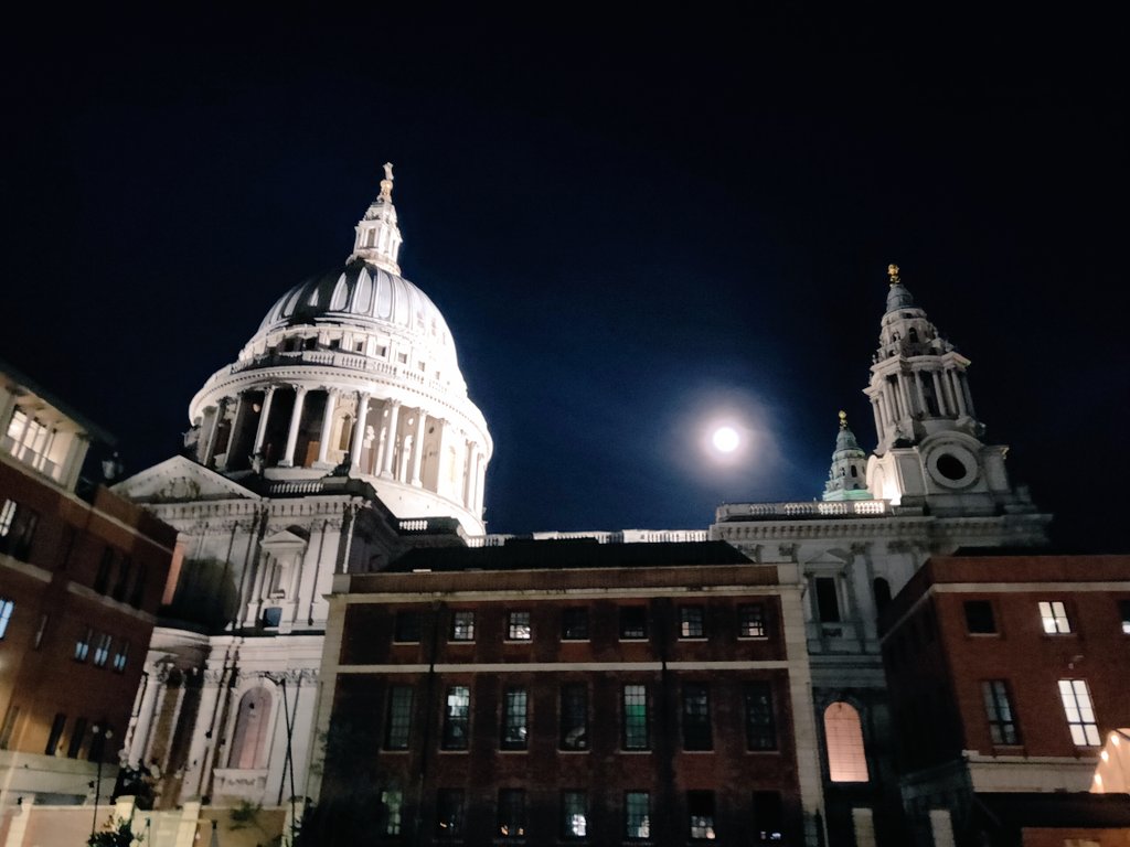 AesonLi's tweet photo. The first time I wondered 
Is the St Paul cathedral lightening the moon 
Or is the moon shining the St Paul cathedral https://t.co/y94hCvgdFi
