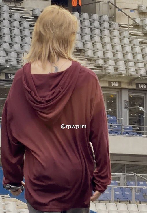 neunmoons's tweet photo. jimin wearing oversized clothes that cover his ass https://t.co/6WQz83qvov