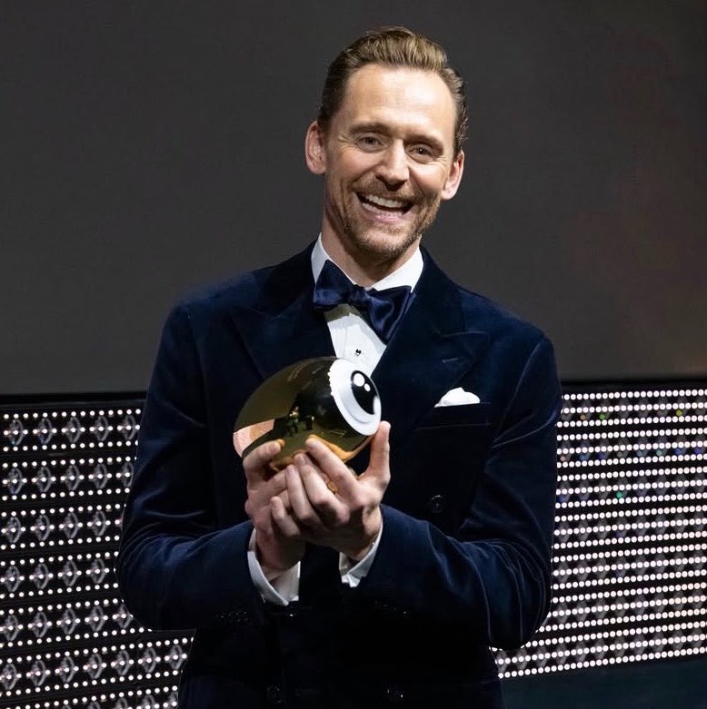 gardensinrain's tweet photo. aw look at Tom tonight, I’m soooooo proud of him 🥺😭😭😭 https://t.co/Ttp0Ndi2mz