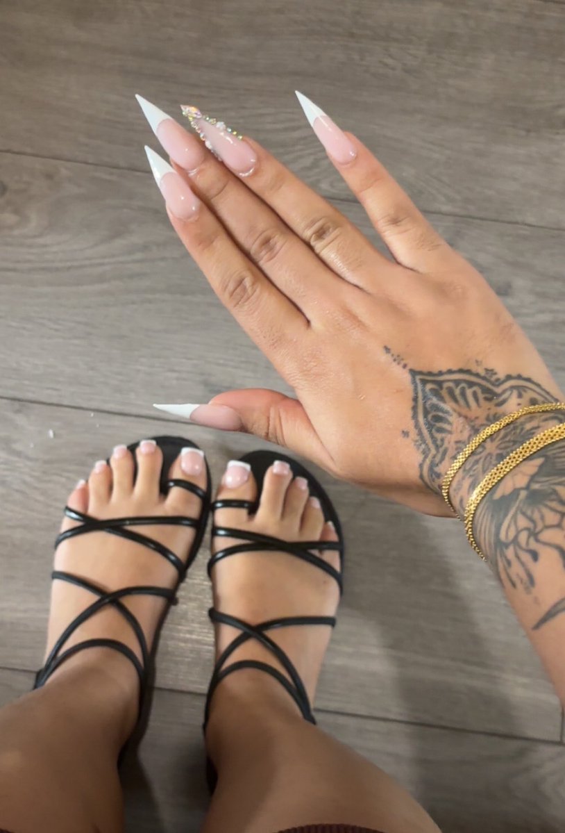 addictedtoaliza's tweet photo. Pakistani toes are the best https://t.co/fvtkaHmd68