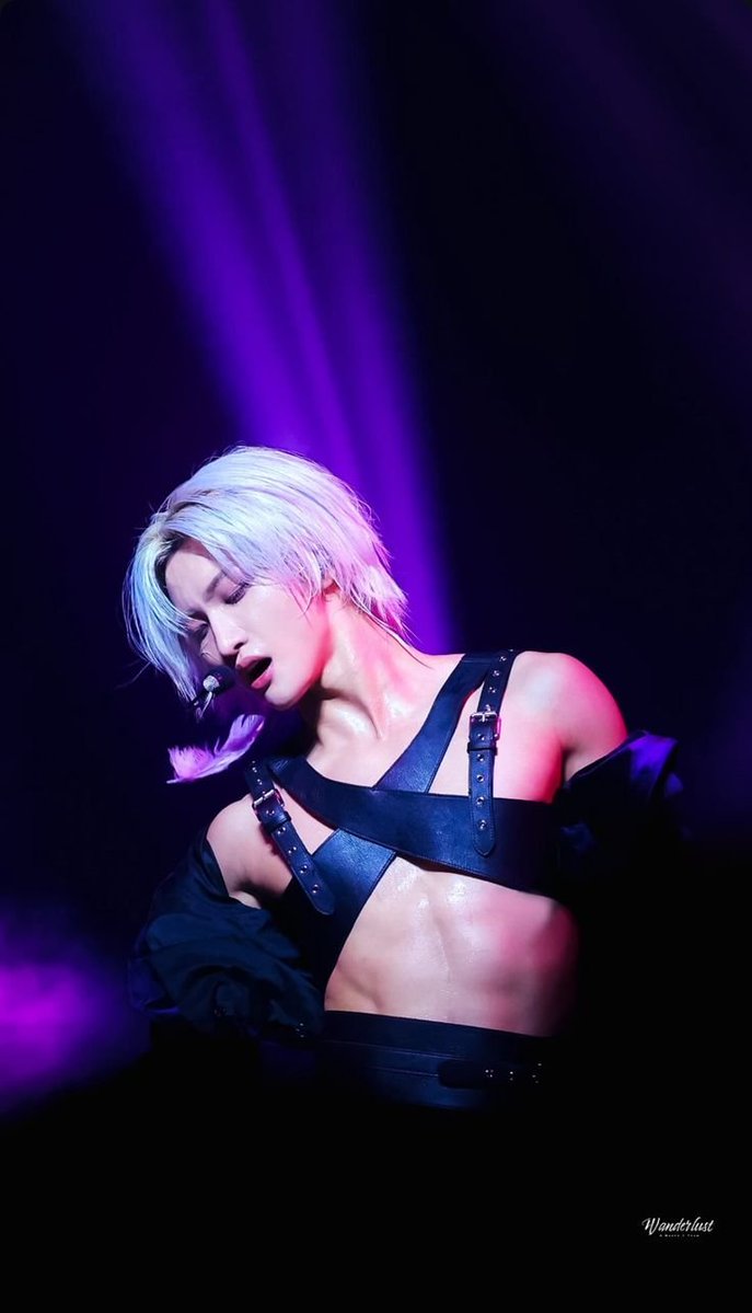 HwaHalaziaa's tweet photo. Towards the Light Seonghwa was truly art in its purest form https://t.co/F3KVKrh5Qj