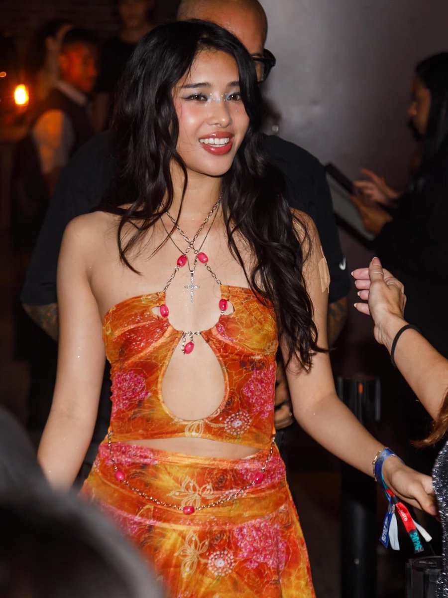 lzbths's tweet photo. seriously tho, what’s with the air in brazil when katseye was there? sophia looked so gorgeous and felt so at home 😩 https://t.co/L8DFeuQDqV