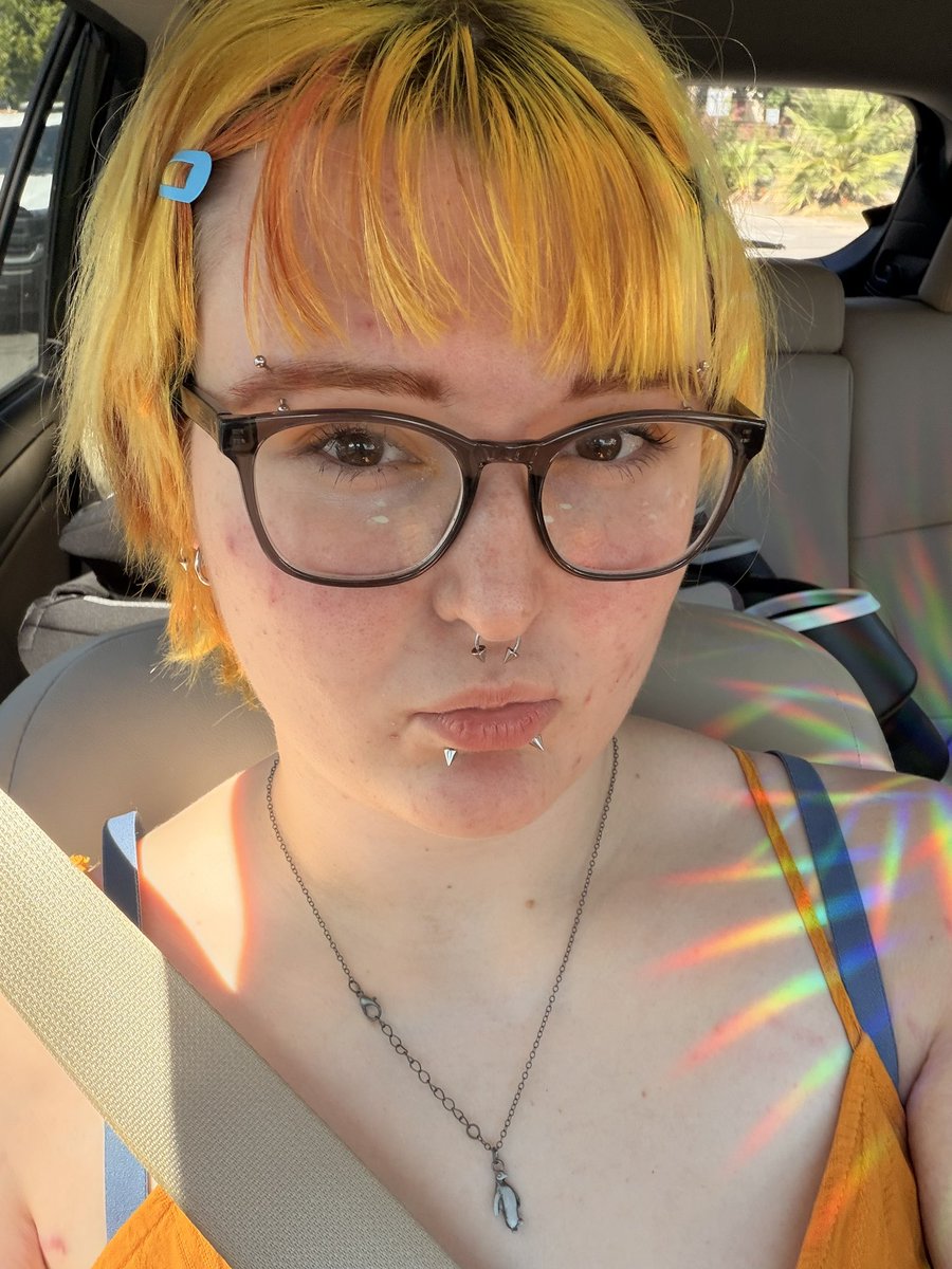 quitonyou's tweet photo. HELLO EVERYBODY !!!!! Be so kind and nice to me because I am terrified of embarrassing myself with this… but I am attempting to start a hayley selfie day!! 

#hwselfieday (the beginning…) https://t.co/dQums3GbqW