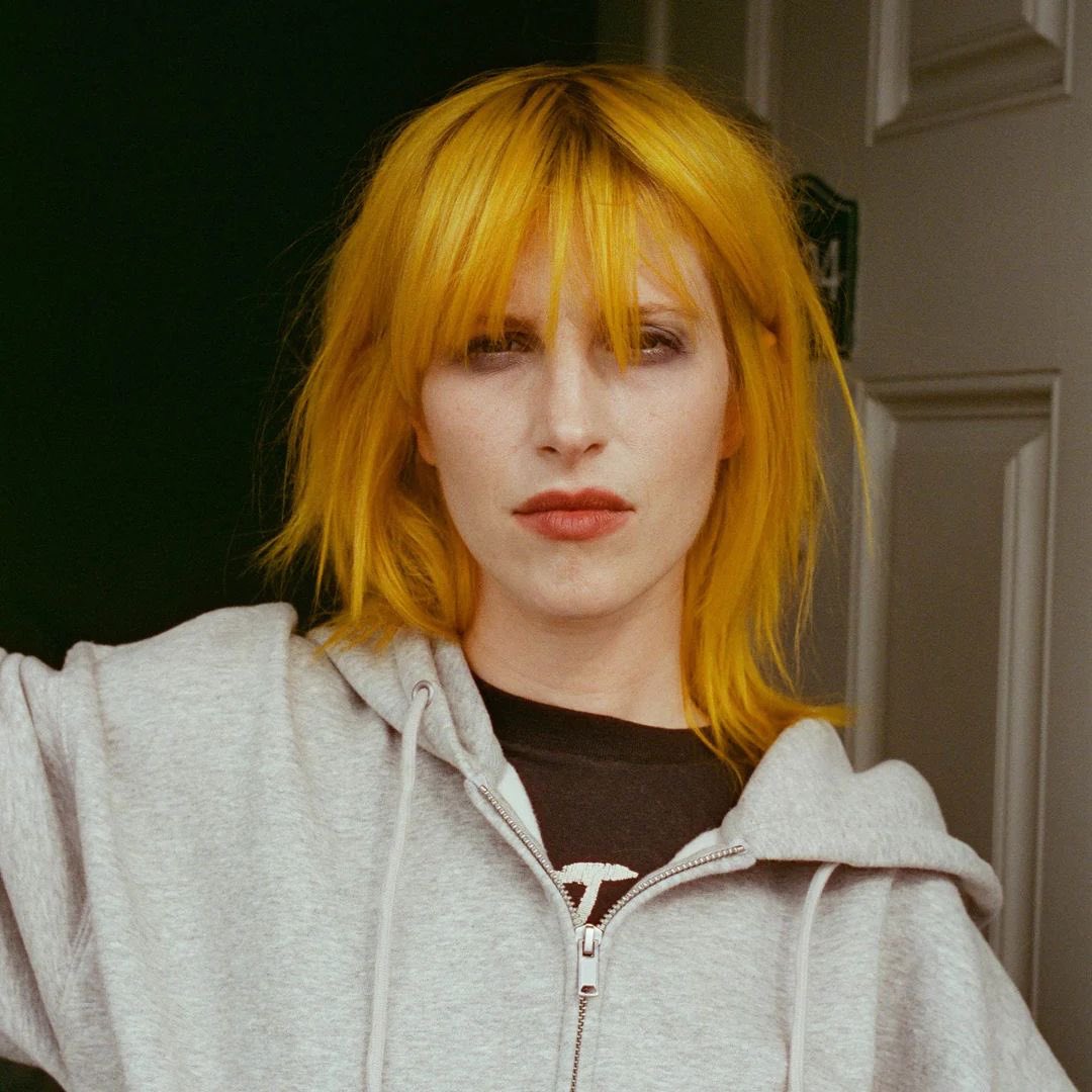 quitonyou's tweet photo. HELLO EVERYBODY !!!!! Be so kind and nice to me because I am terrified of embarrassing myself with this… but I am attempting to start a hayley selfie day!! 

#hwselfieday (the beginning…) https://t.co/dQums3GbqW