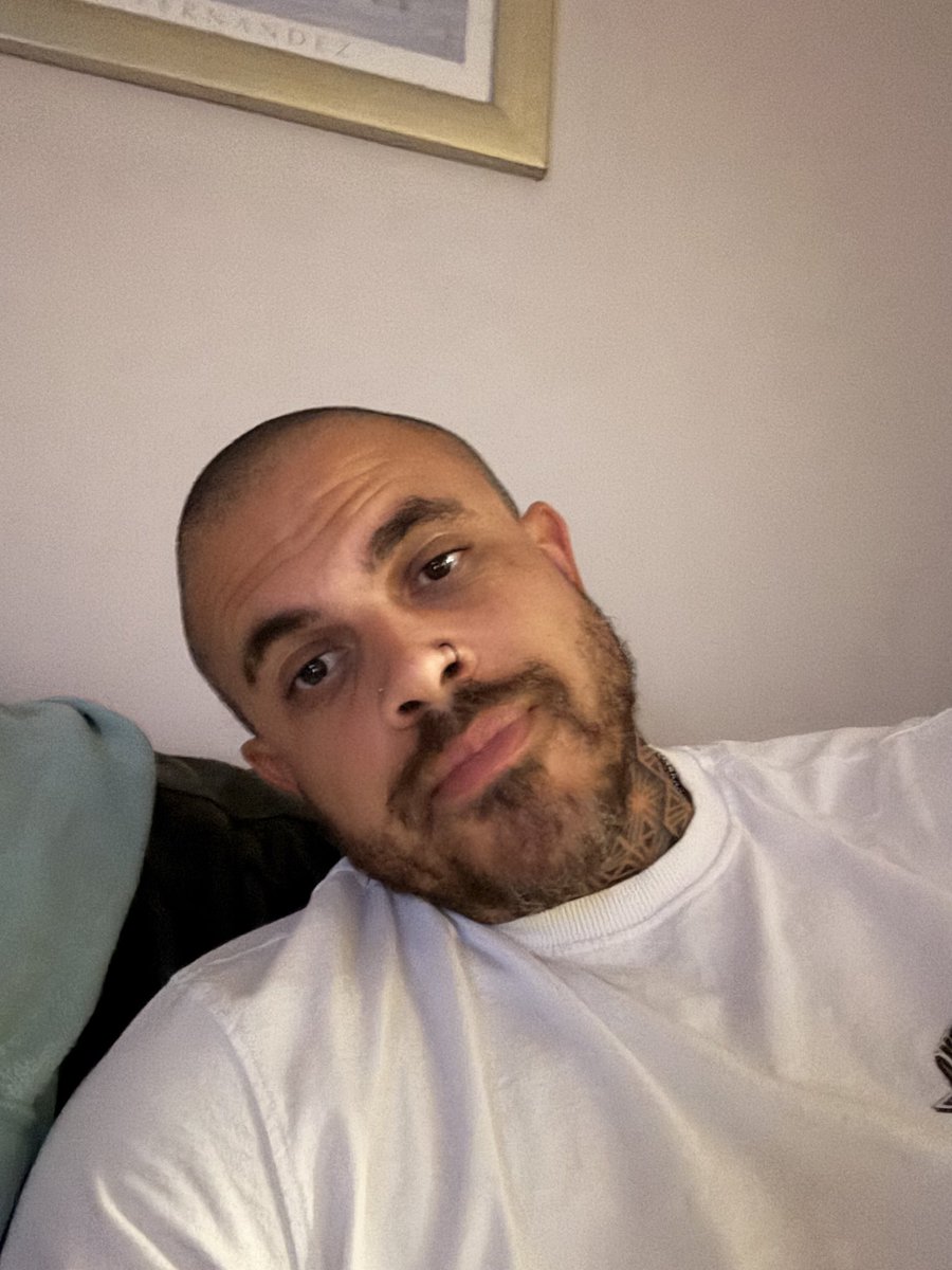 5amelite's tweet photo. Is it bed time yet?? https://t.co/YXQ1ytkmkF
