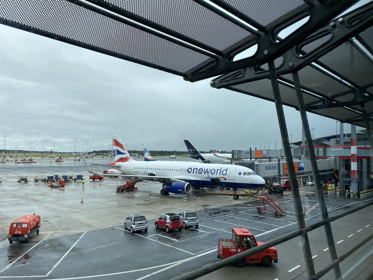 Cpt_Derek_Kerr's tweet photo. It's #TBT, @British_Airways! We flew from #Hamburg to #London. Grateful for the quality of your service and the wonderful crew. https://t.co/5aIfl1Hn57