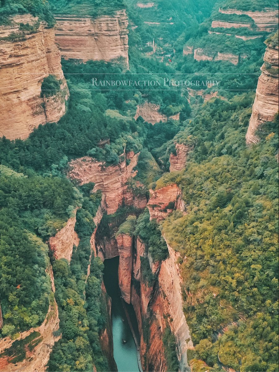 gal85260990's tweet photo. [Embark on a journey through the Han Gorge, where the rugged cliffs bear witness to the ancient tales of wild winds and fierce, untamed splendor that leave a lasting mark on every adventurer's soul.]， https://t.co/GMS9yJwI6Q
