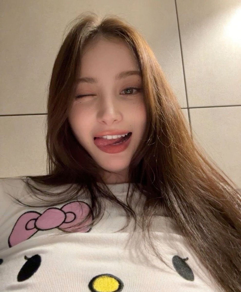 YLANAlul's tweet photo. Happy Friyay! 

Mind to tell me your tomorrow’s plan? https://t.co/0D2XHRGXzB