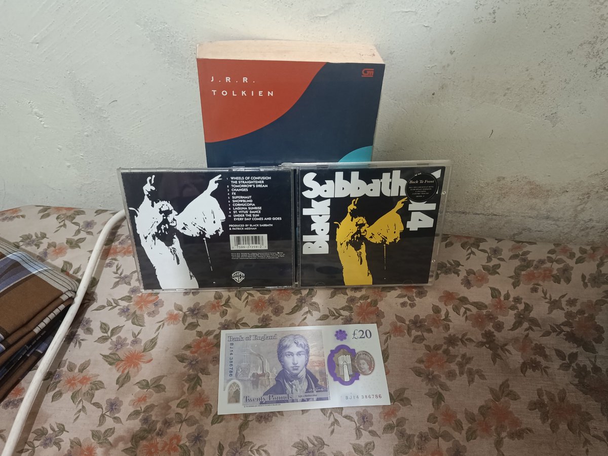 vladsyarif13's tweet photo. 54 tahun Black Sabbath - Vol. 4
25 September 1972 - 25 September 2026.
Vol. 4, Black Sabbath rasa progressive rock.
#blacksabbath
#heavymetal
#progressiverock
#cd
#compactdisc https://t.co/a3Mm03davH