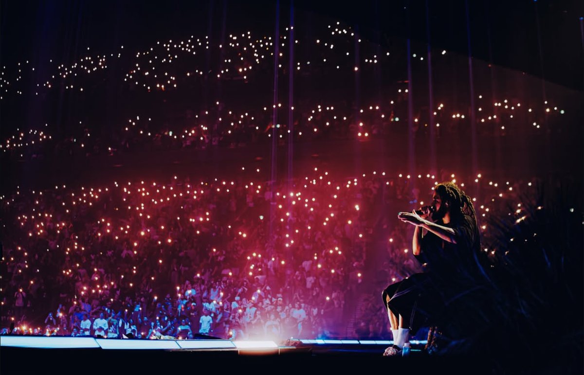 JColeOnTour's tweet photo. J. Cole has officially wrapped the US portion of The Fall-Off Tour after 45 shows 🔥

Onto the rest of the world 🌏 https://t.co/Aui6uQKSwl
