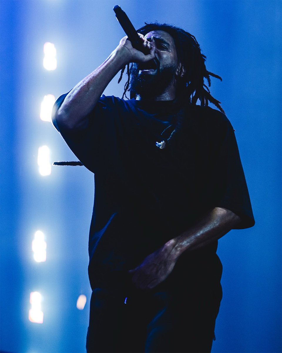 JColeOnTour's tweet photo. J. Cole has officially wrapped the US portion of The Fall-Off Tour after 45 shows 🔥

Onto the rest of the world 🌏 https://t.co/Aui6uQKSwl