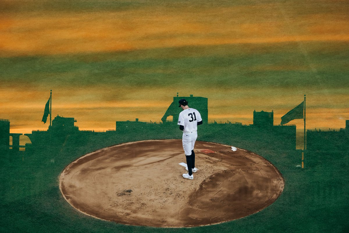 Yankees's tweet photo. Thursday Night Dub.

#RepBX https://t.co/9iGIO04pYM