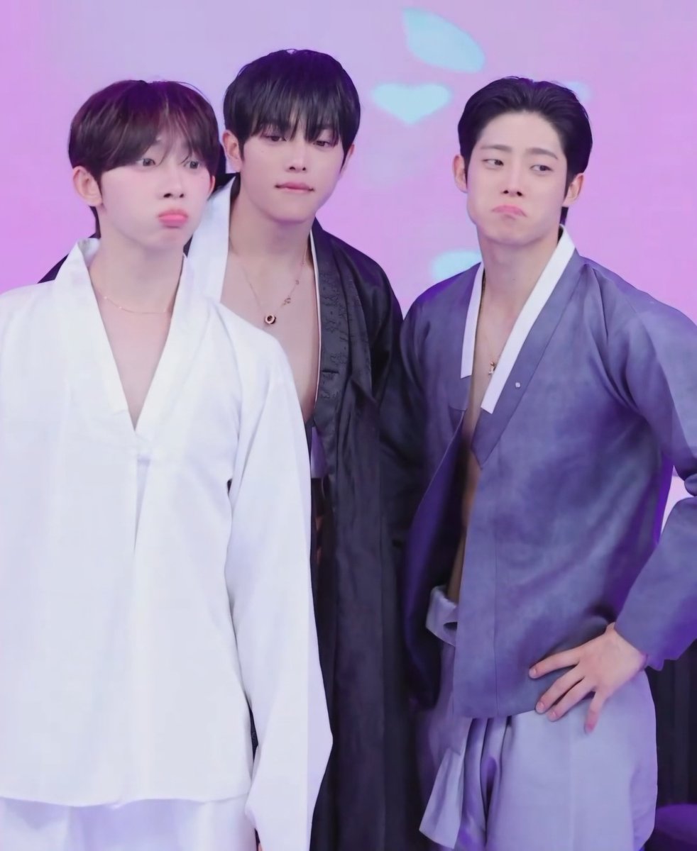 lotofmoneyyy's tweet photo. 🍼혁키와 띨용이
#엑셀방송 #라인업컴퍼니 #혁근 #키리 #준용 https://t.co/JxmuZEeQbY