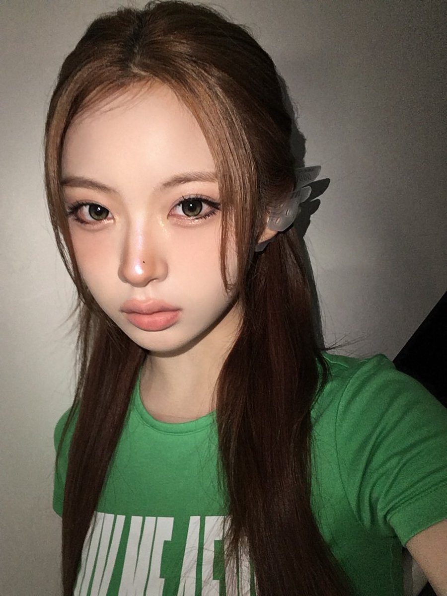 pinii18_'s tweet photo. 아진짜볼살개뚱쭝 저볼살뚱쭝해요? 라고물어보고 3초뒤에대답하면 차라리바로뚱쭝하다하지.. 그럼장난인줄알앗을텐데.. 미워요 할거같음 https://t.co/oXe3ROdnJ9