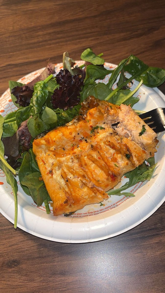 69trulove19's tweet photo. 🥗 I love salmon 🍣 https://t.co/zxthb4uzvs
