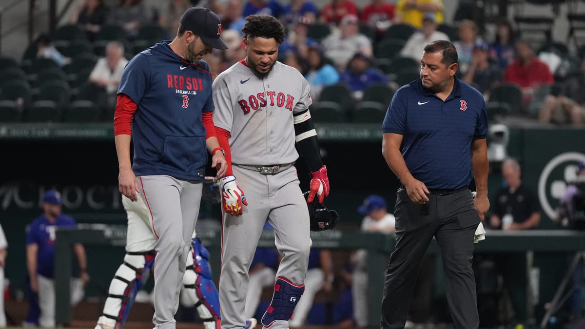SNYtv's tweet photo. Willson Contreras' lingering injury could be a major problem for the Boston Red Sox, with the Yankees very likely to host their archrivals in the three-game AL Wild Card series https://t.co/K8LBZKCp9q https://t.co/vnShGuHkDr