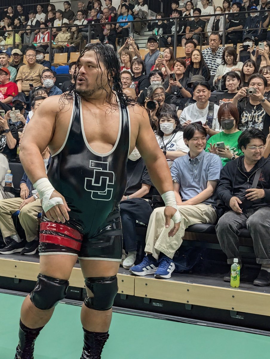 dir_en_sato3104's tweet photo. 俺の席ぐちゃぐちゃになったW
#njdest
#njpw
#ジェイコブ
#カラムニューマン
#HENARE
#ゼインジェイ https://t.co/2WMOWltPHJ