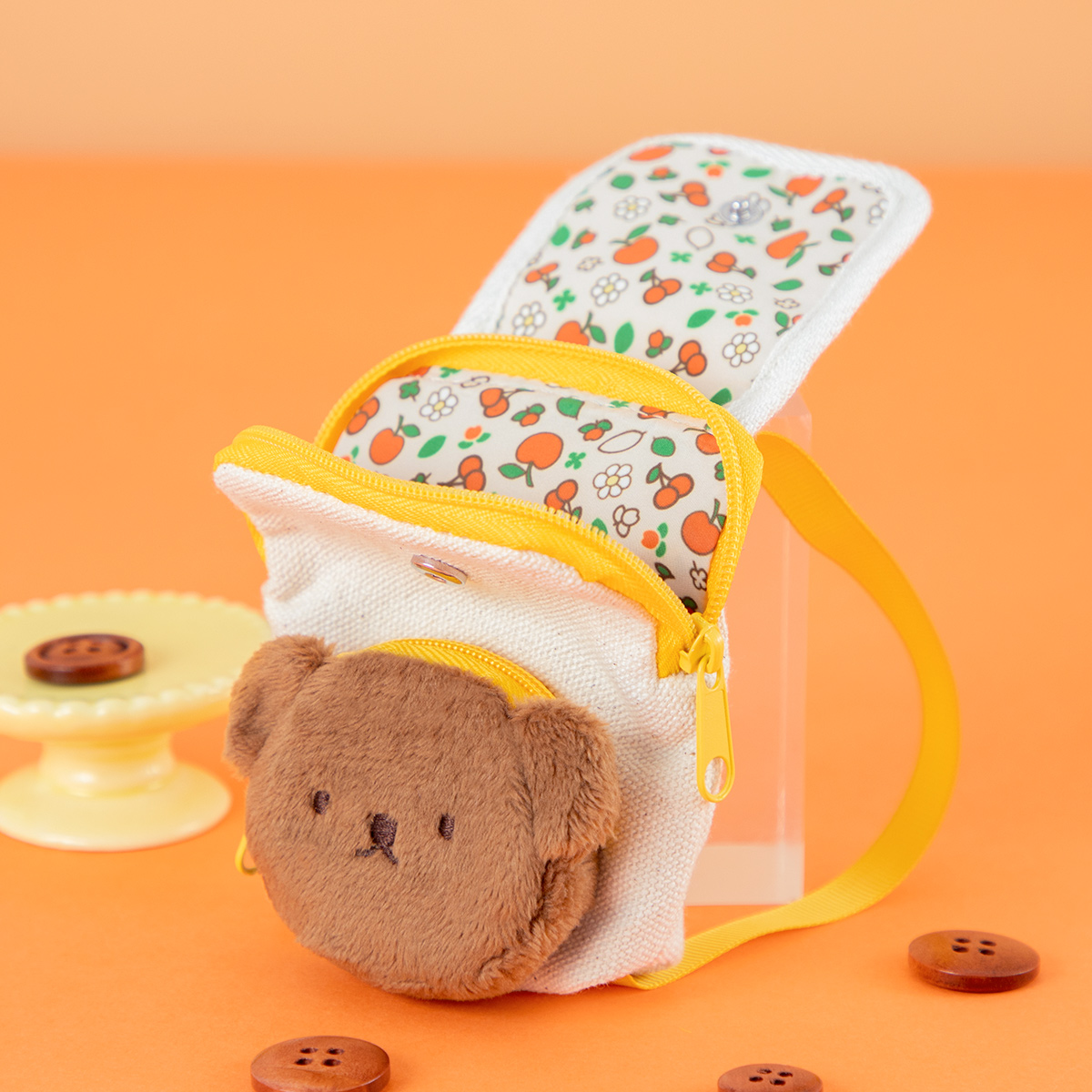 FlowerMiffy's tweet photo. 🍂新商品🍂
コーデュロイミニリュックポーチに
秋の主役ボリスが仲間入り！
まるでリュックみたいな形のポーチ…
だけじゃないんです。
ぬいぐるみに背負わせてみると、
とってもぴったりサイズ♪

10月1日(木)発売予定

#flowermiffy https://t.co/cw6aHHJw8M