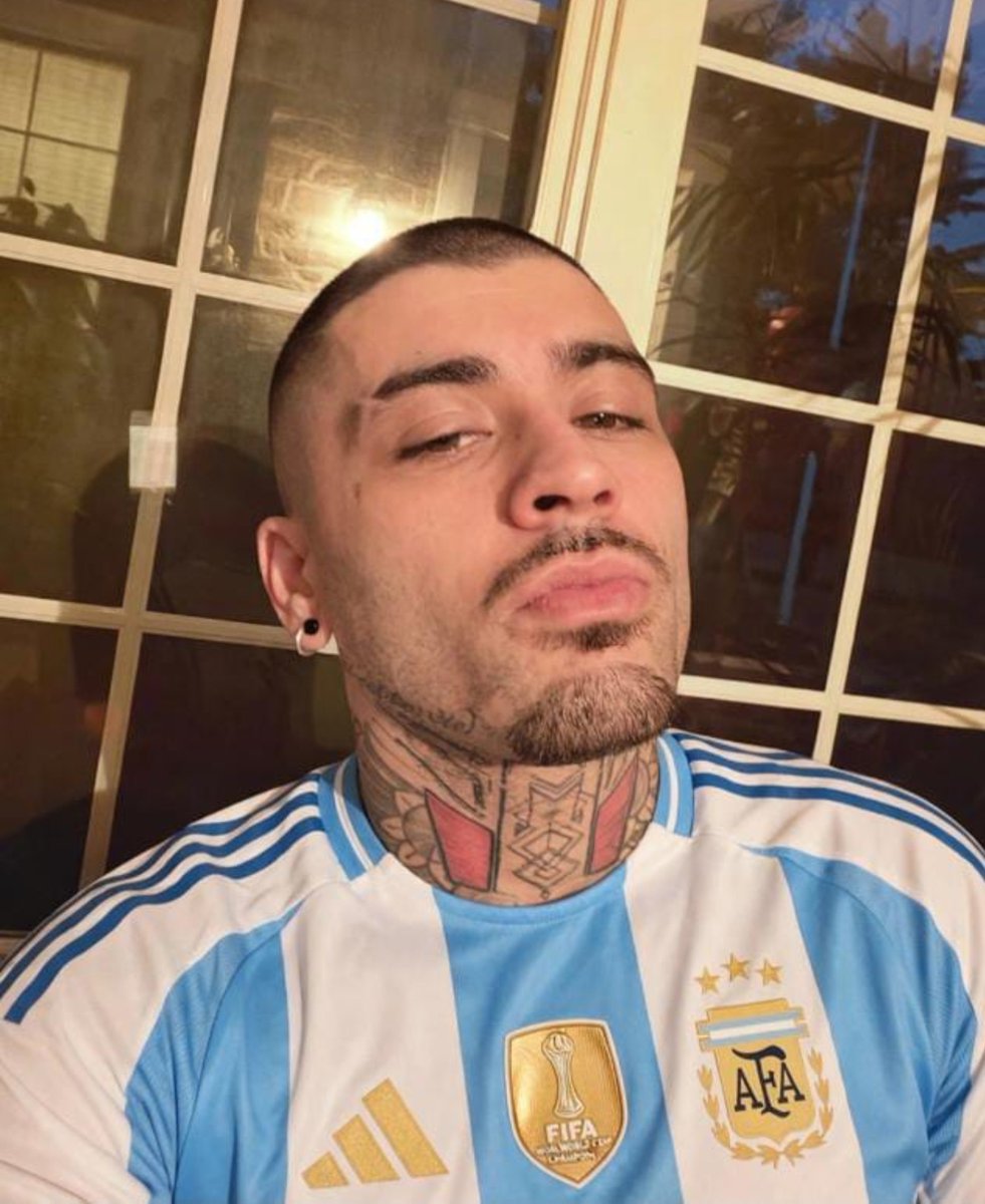 ZaynJMalikARG's tweet photo. ESTAMOS A 11 DIAAAAAAAAS 🚨🖤✨ https://t.co/9gDtHcsZqM