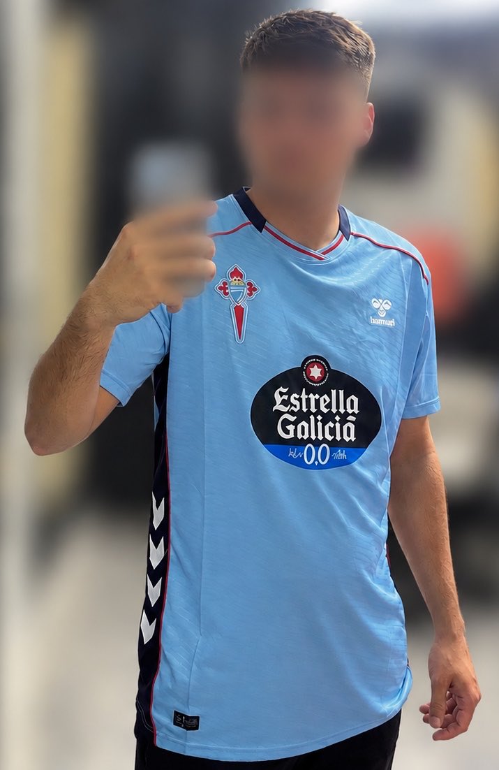 MultiHincha1's tweet photo. MI PRIMERA CAMISETA DEL EXTERIOR!
Si, la del Celta de Vigo 🇪🇸, desde el 2014 que sigo a Celta y es mi primera camiseta, muy feliz y muy contento por conseguirlo, espero que sea la primera de muchos.

#Celta #ForzaCelta #SempreCelta #RCCelta https://t.co/y5A4EFdqqV