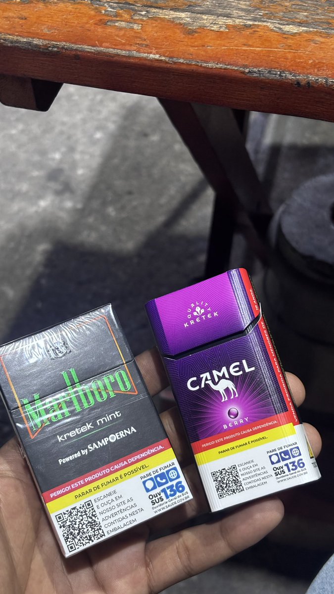 Mausercay_'s tweet photo. Comprei 2 carteiras pq eu vi o cigarro do Twitter https://t.co/ahFhCnnQzV