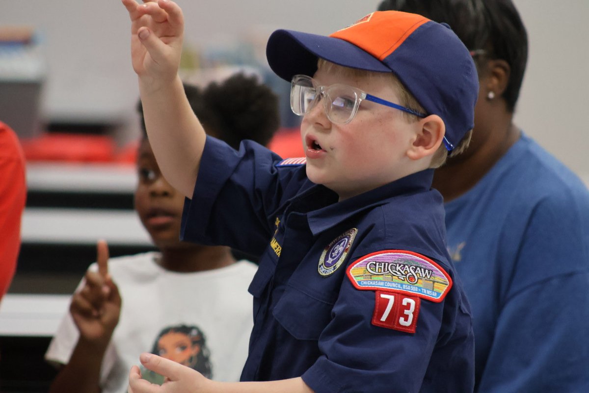 DCSeNews's tweet photo. 👟 What a special night! Hope Sullivan Elementary School's 'A Night in My Shoes' brought students and parents together to share the journey — laughs, lessons, and lots of love! 💙 🧡  #TeamDCS #BeTheStandard https://t.co/CPNSzV4IyF