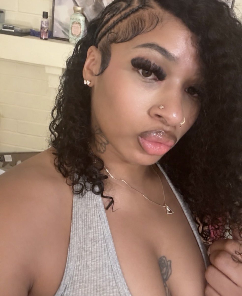 yellowbonemya's tweet photo. That Girl. 🩶 https://t.co/yIzEXN7faS