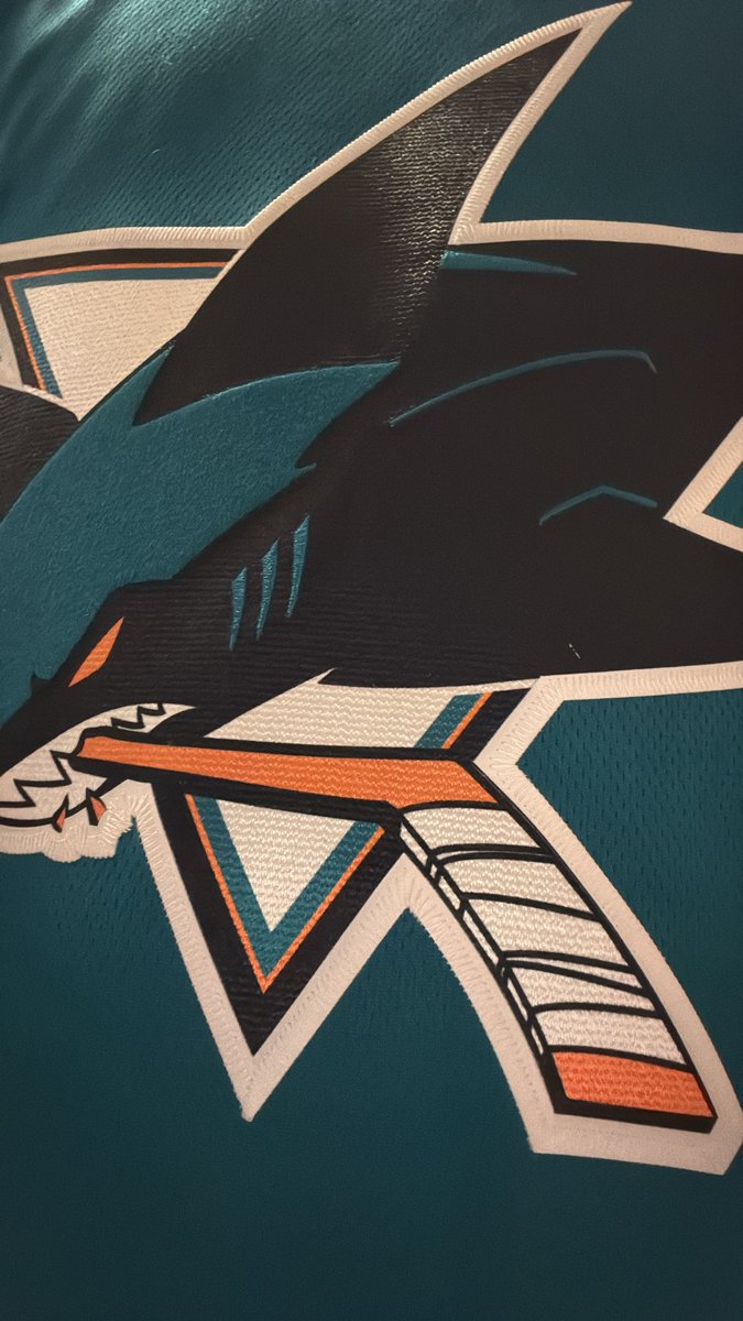 kaylesandy's tweet photo. It’s a good night to #TurnItAllTeal https://t.co/UEolmJP1D7
