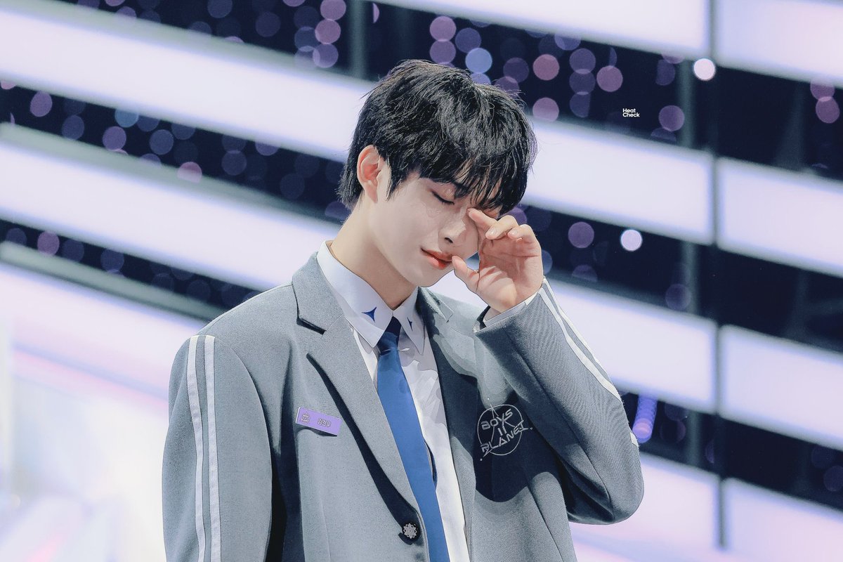 kvdzwt's tweet photo. 끝이 없는 어둠 속에서 저에 대한 믿음 하나로 올라온 https://t.co/fGdFBPaOOC