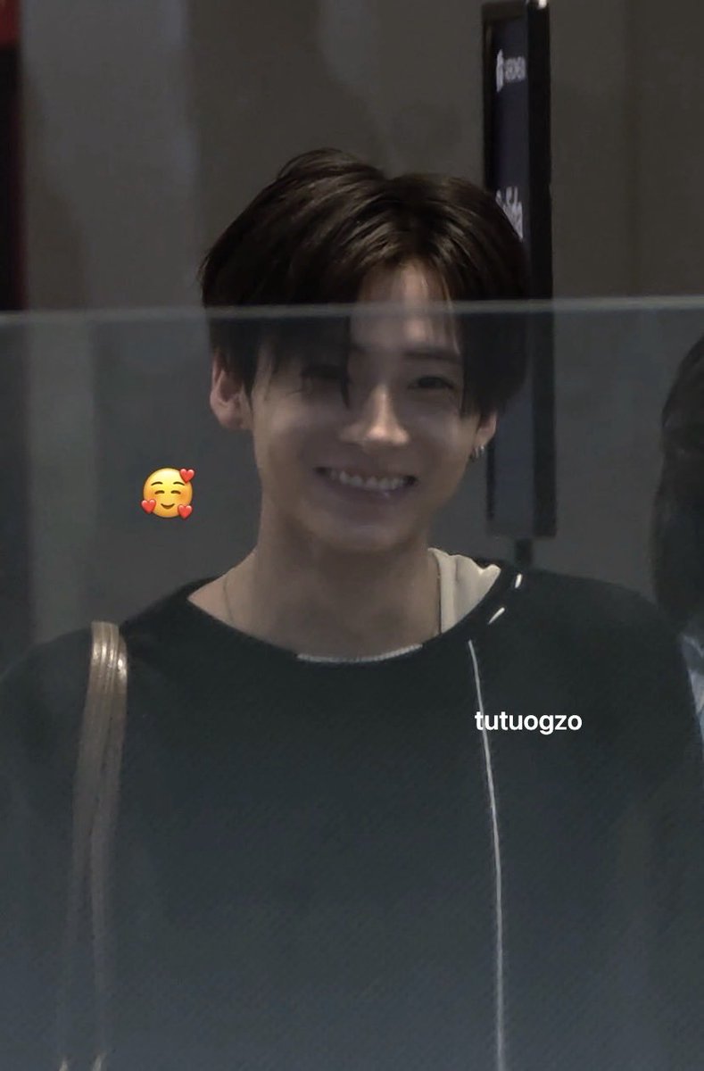 19wons's tweet photo. HIS CUTEST SMILES nd sweater paws.. happy one year anniversary sangwon enjoy your trip to mexico aegiya https://t.co/Q5Zn2TZePW