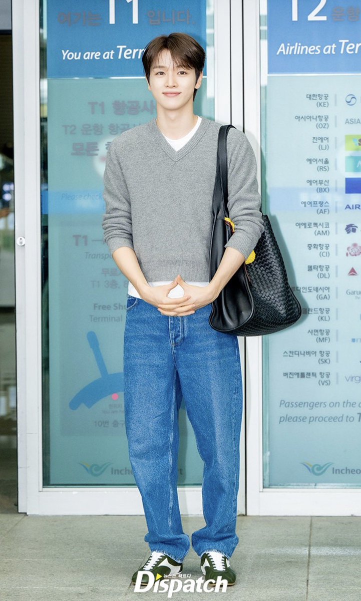 JSCTH_PROJECT's tweet photo. ซองชานที่สนามบินวันนี้ เดินทางไปร่วมงาน Bottega Veneta Milan Fashion Week SS27 ค่ะ

SUNGCHAN DEPARTS for MFW SS27
#BottegaVenetaSS27xSUNGCHAN
#BottegaVenetaSS27 https://t.co/y1TBYgmiuw